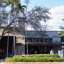 Houston’s in Coral Gables